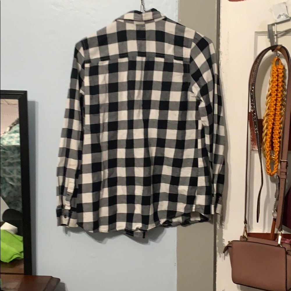 Button up - Picture 2 of 3